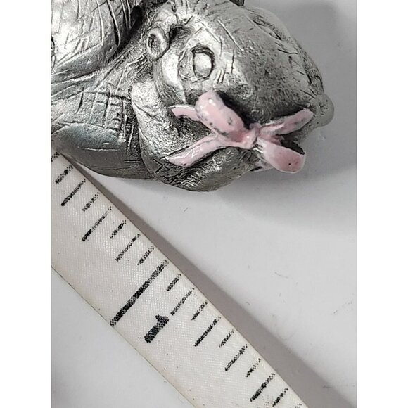 VINTAGE 95 Fine Pewter Sleeping Baby Girl Elephant With Pink Bow Collectible 1" - Picture 7 of 7